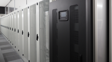 Housing/Colocation Im IBH Rechenzentrum können Sie ganze Racks oder einzelne Höheneinheiten anmieten.